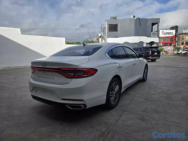 carros - HYUNDAI GRANDEUR 2018 BLANCO 5