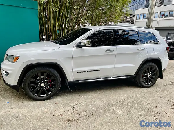 jeepetas y camionetas - JEEP GRAND CHEROKE OVERLAND 2017 4