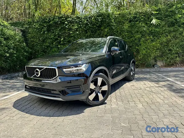 jeepetas y camionetas - VOLVO XC40 momentum '22 3