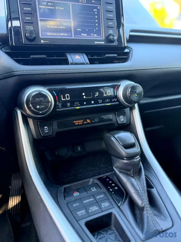 jeepetas y camionetas - Toyota rav4 2021 xle  8