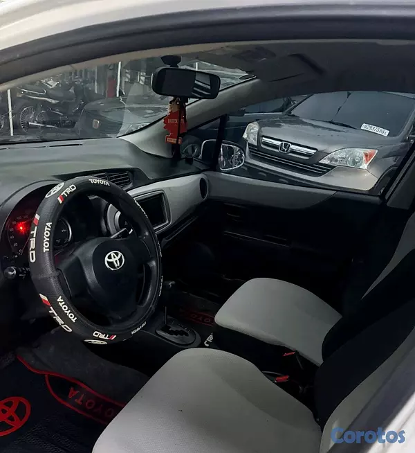 carros - Toyota vitz 2014 3