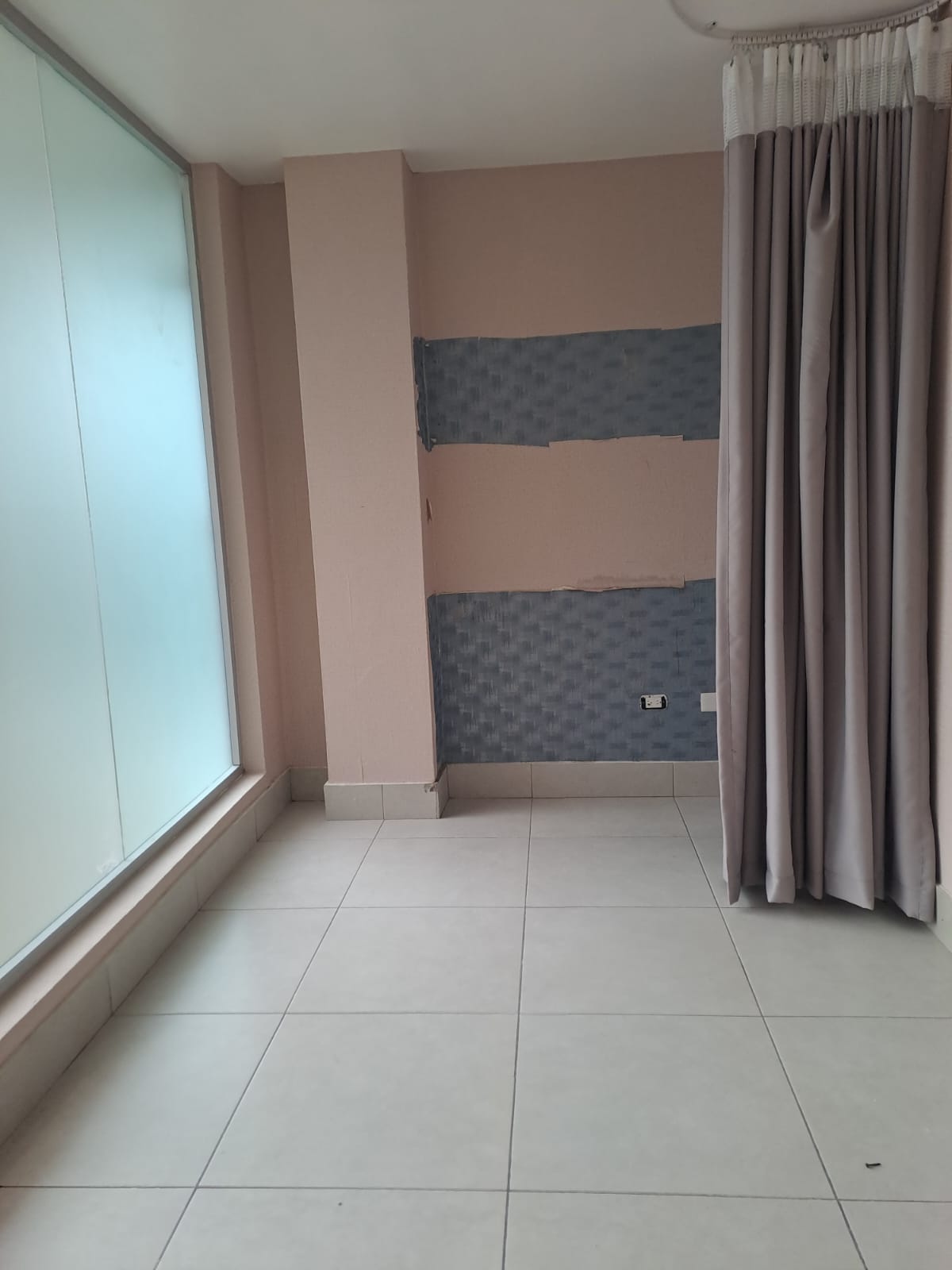 oficinas y locales comerciales - Alquilo Local2do piso 35 mts en los prados  6