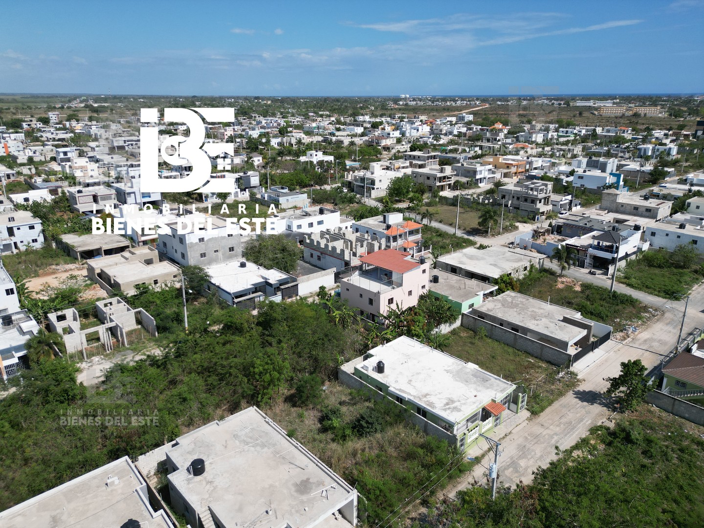 solares y terrenos -  Solar Muy Bien Ubicado en Residencial Naime Etapa Tres, con 225 Metros
 6
