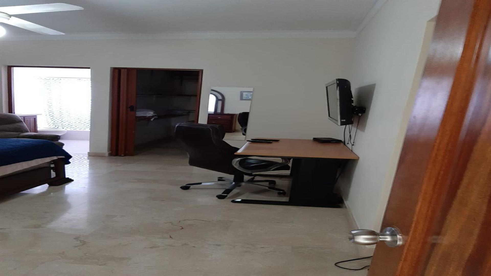 casas - Casa en alquiler de 4 habitaciones Amueblada en Arroyo Hondo 3 6