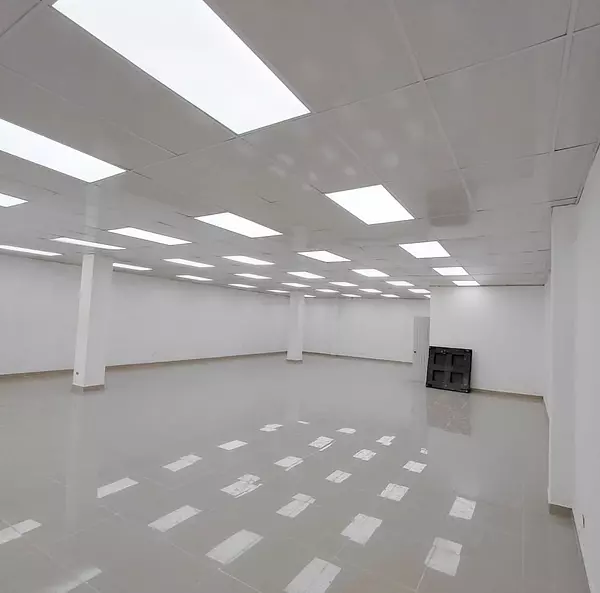 oficinas y locales comerciales - Alquiler local céntrico en la Duarte 4