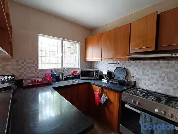 casas - ALQUILO Casa AMUEBLADA en LA REPUBLICA DE COLOMBIA, 3 HABS., 291 Mts.2, Patio, J 4