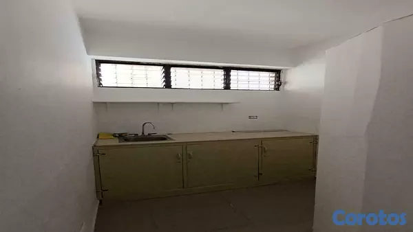 oficinas y locales comerciales - El Enriquillo se alquila local en 2do Nivel 120 Mts 9