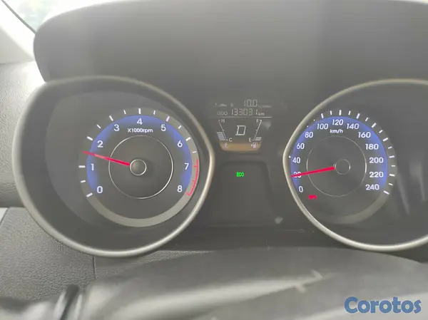 carros - Hyundai Elantra 2014 versión SE 2