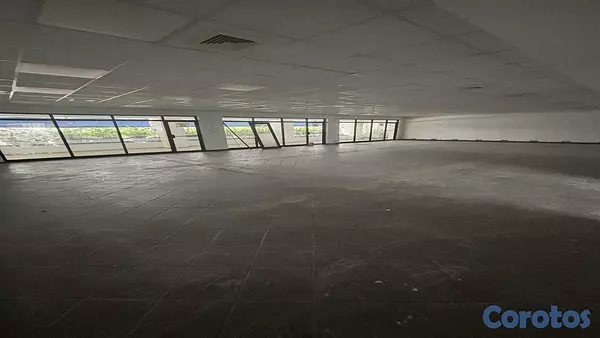 oficinas y locales comerciales - Alquiler Local Comercial Naco 2do piso 228Mts 4