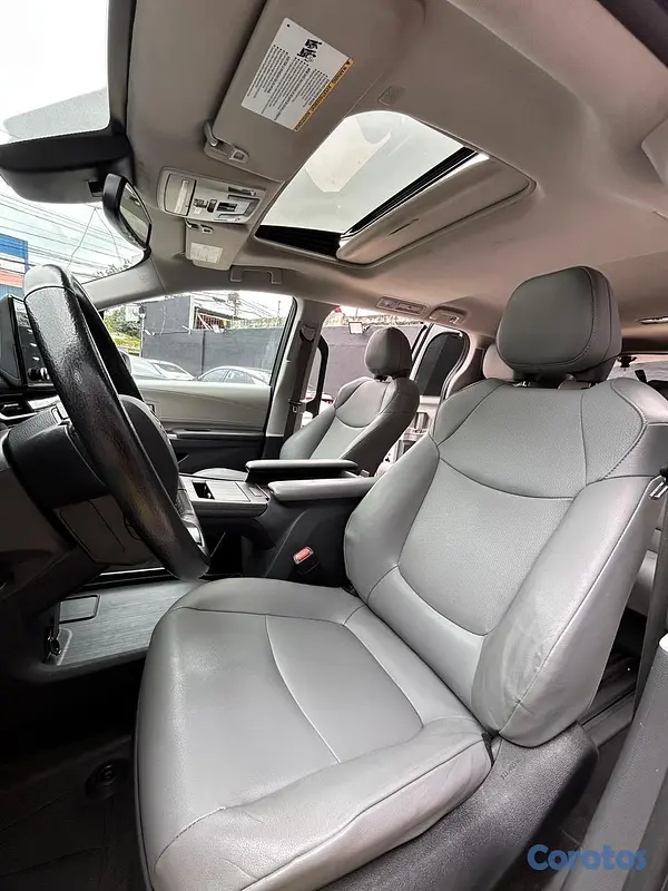 jeepetas y camionetas - TOYOTA SIENNA XLE 2021  9