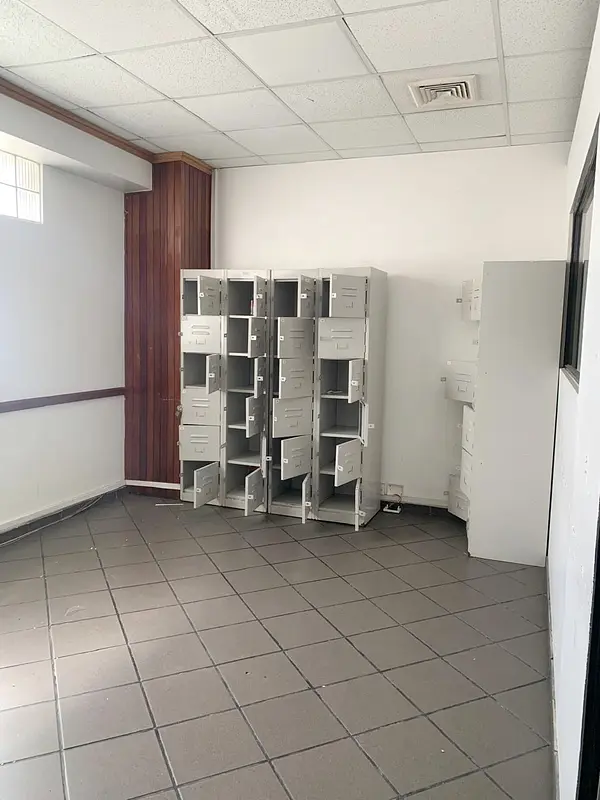 oficinas y locales comerciales - Local céntrico en Naco 6