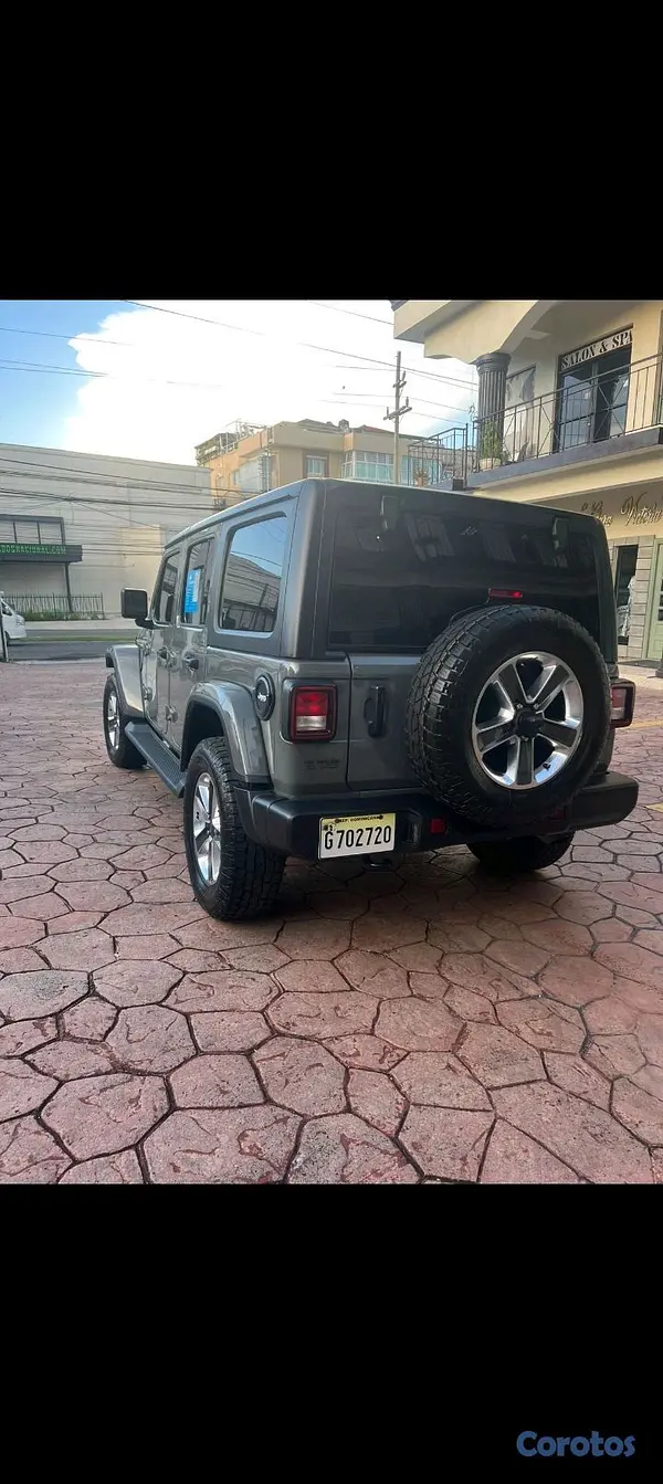 jeepetas y camionetas - Jeep Wrangler Sahara 2021 4