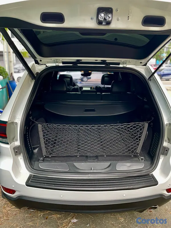 jeepetas y camionetas - JEEP GRAND CHEROKE OVERLAND 2017 7