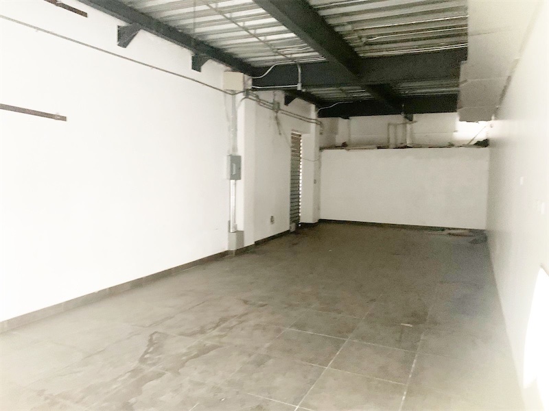 oficinas y locales comerciales - Local céntrico en Piantini  1