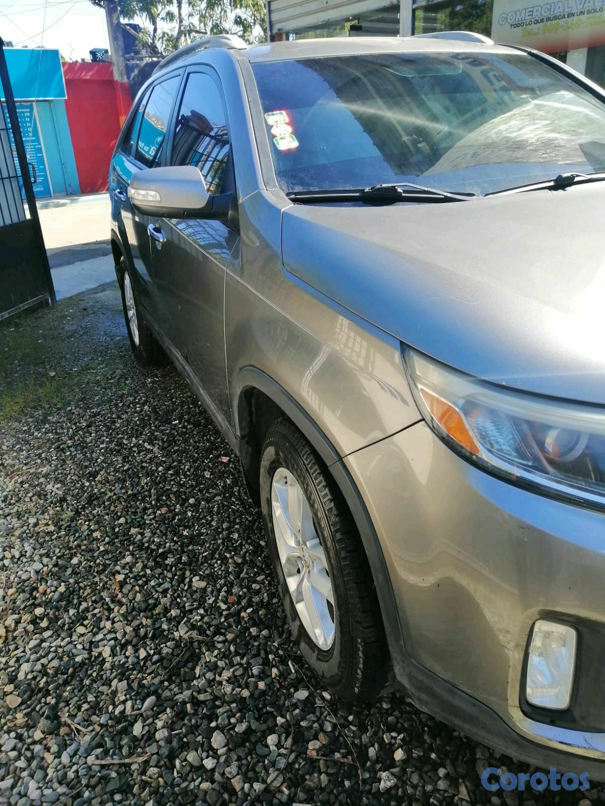 jeepetas y camionetas - Vendo vehículo  3