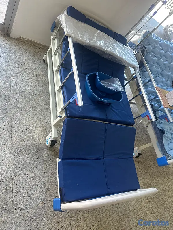 Salud y Equipamiento Médico - cama de 4  posición manual nueva  2