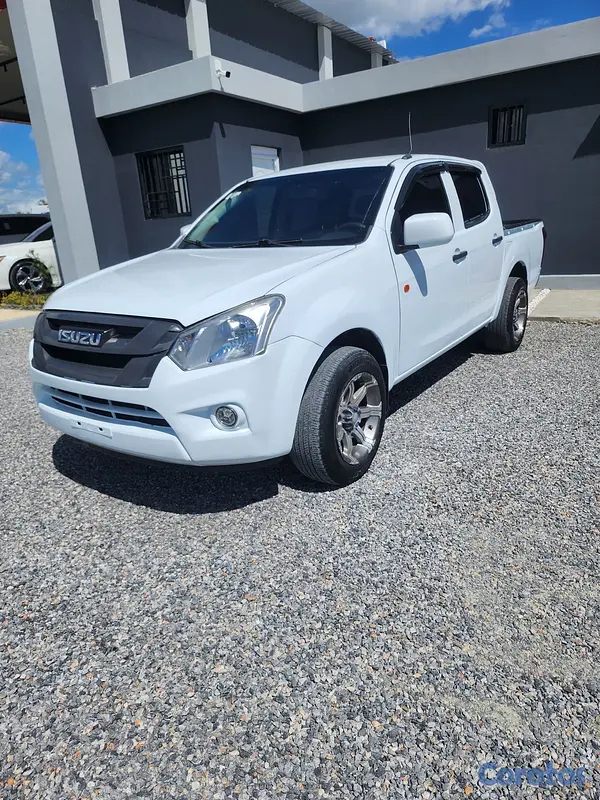 jeepetas y camionetas - 2017 Isuzu DMAX bajita 💎 2