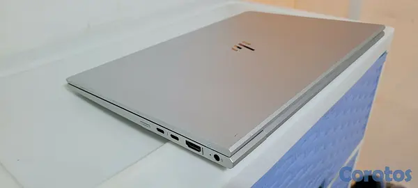 computadoras y laptops - Laptop hp Slim 14 Pulg Core i5 8va Gen Ram 16gb ddr4 Disco 256gb SSD Video 8gb 3