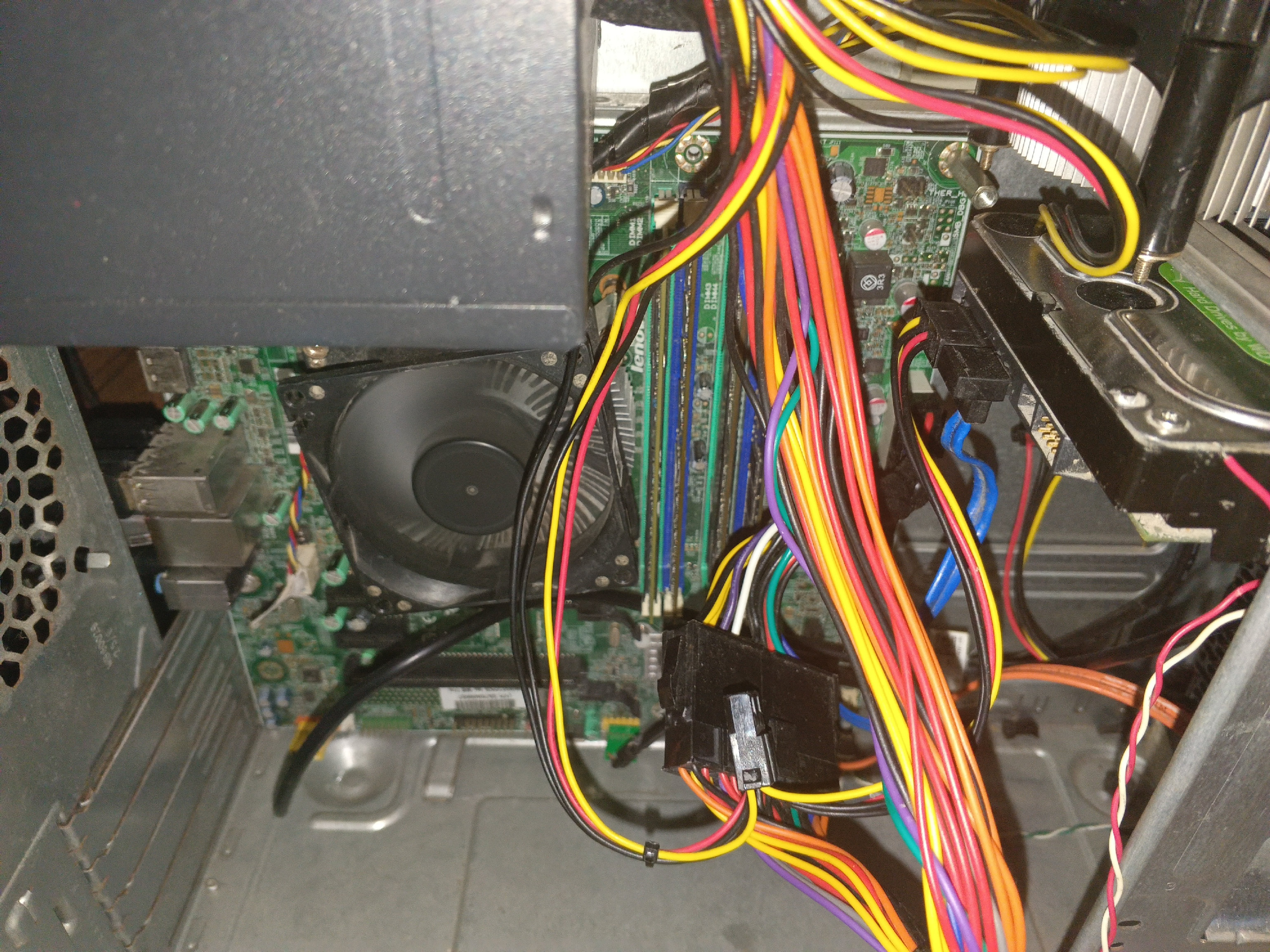 computadoras y laptops - PC semi gamer 4