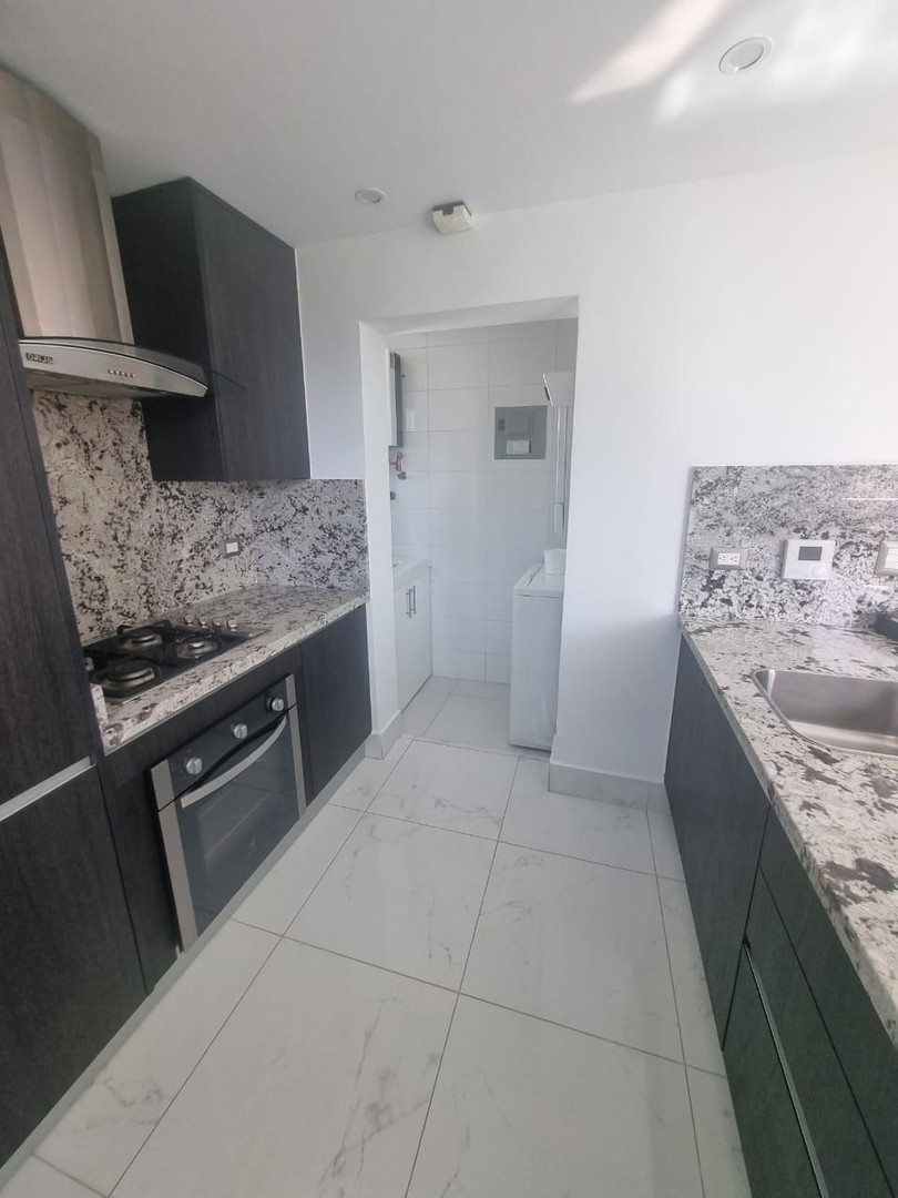 apartamentos - Apartamento con line blanca en renta en el sector de Piantini
 4