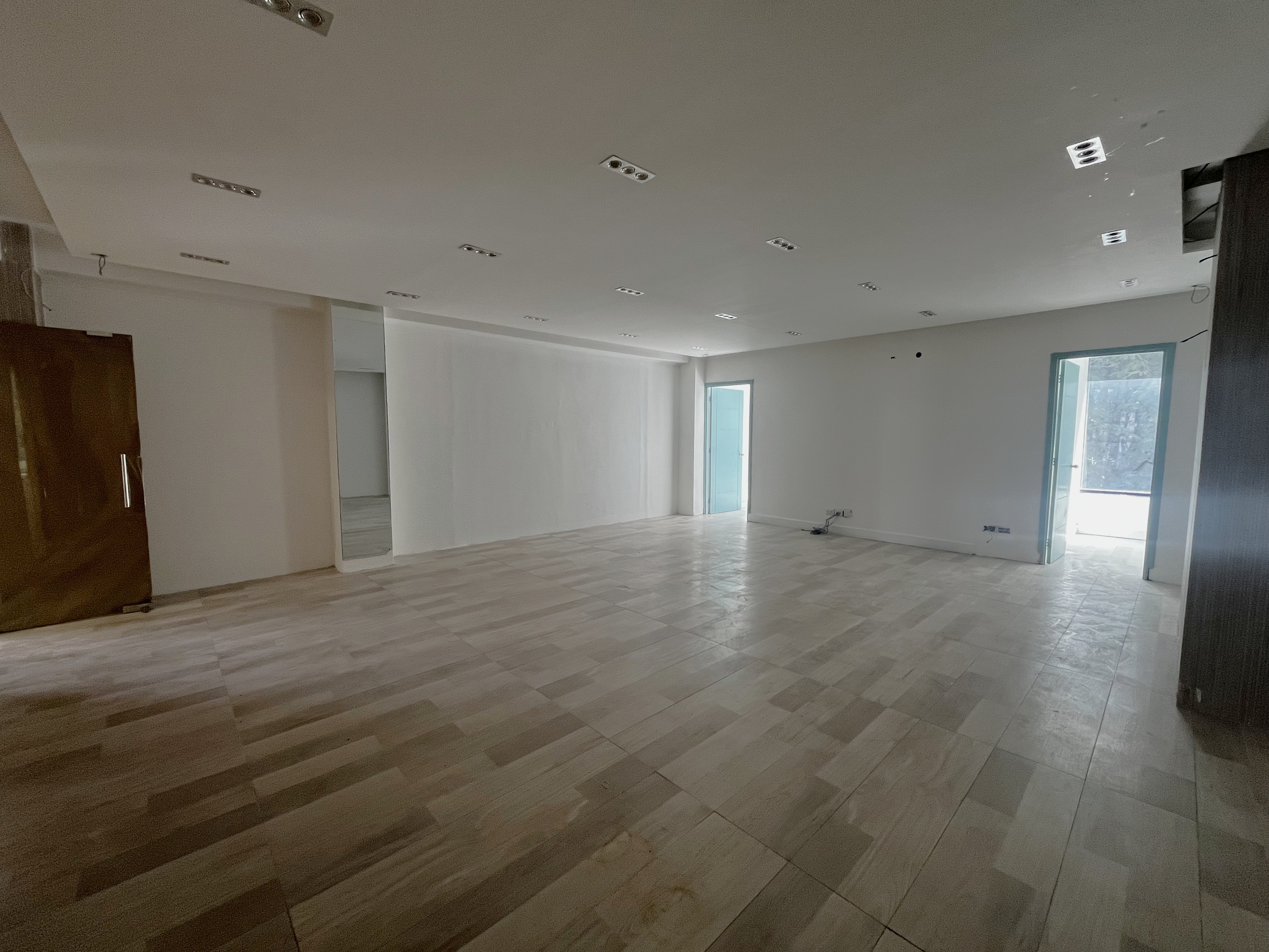oficinas y locales comerciales - Local Comercial Alquiler Piantini  de 63.43 m2 6