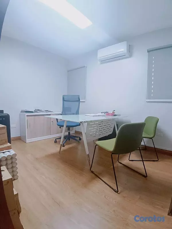 oficinas y locales comerciales - Moderno Local en Ensanche Paraiso 4