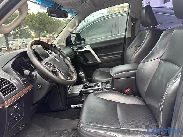 jeepetas y camionetas - Toyota Land Cruiser Prado VX-L año 2019 13
