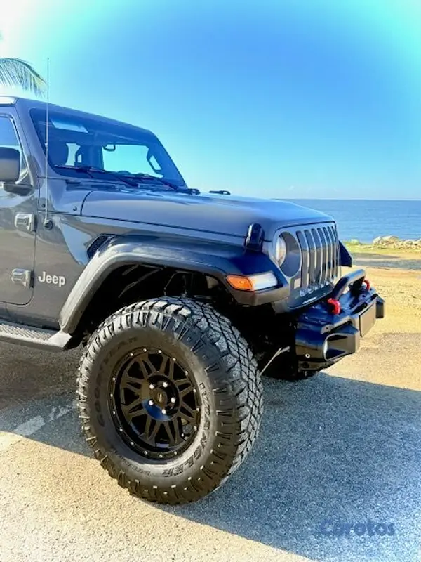 jeepetas y camionetas - JEEP WRANGLER UNLIMITED GRIS 2