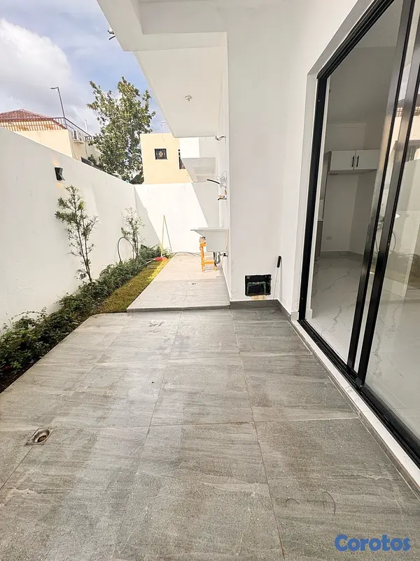 casas - venta de casa moderna en la autopista de san isidro brisa oriental  8