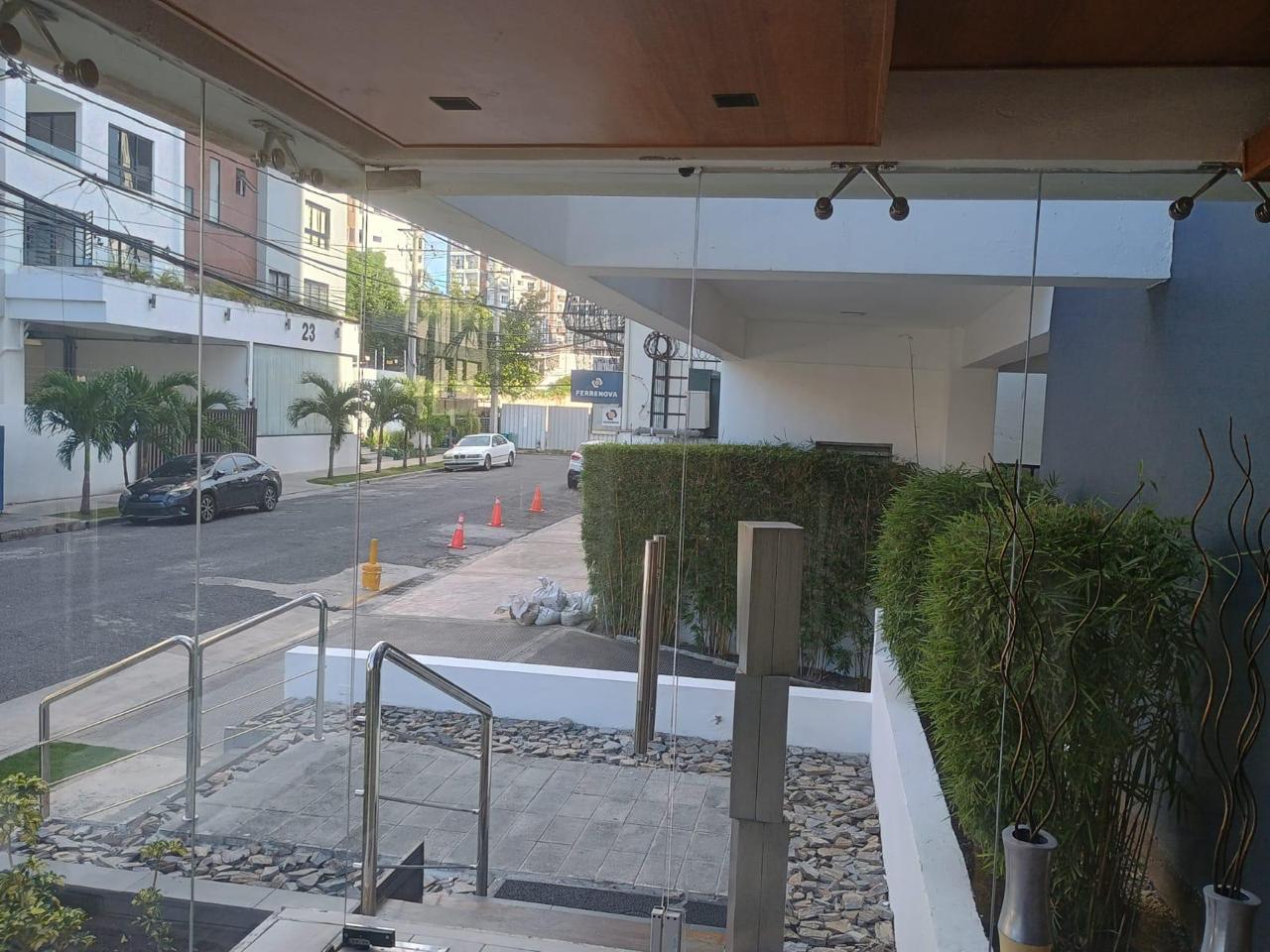 apartamentos - Apto 3 Habs.  en  LA TORRE MONARCA,  EL VERGEL, 6to PISO, 160 Mts.2, REBAJADA 4