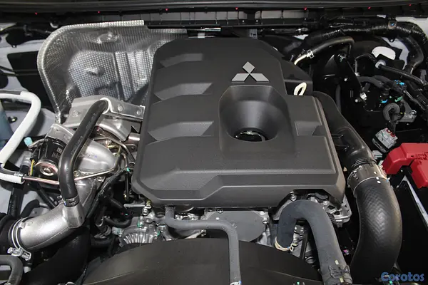 camiones y vehiculos pesados - Mitsubishi L 200 2026 4
