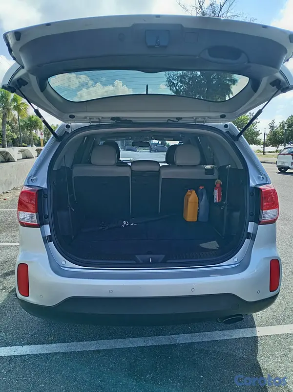 jeepetas y camionetas - KIA SORENTO LX LIGERAMENTE NEGOCIABLEContacto.Yvette Reyes  13