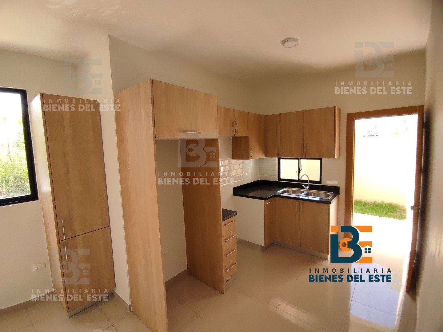 casas - Moderna y Nueva Casa de Oportunidad en Residencial Naime IIIDe Venta   2