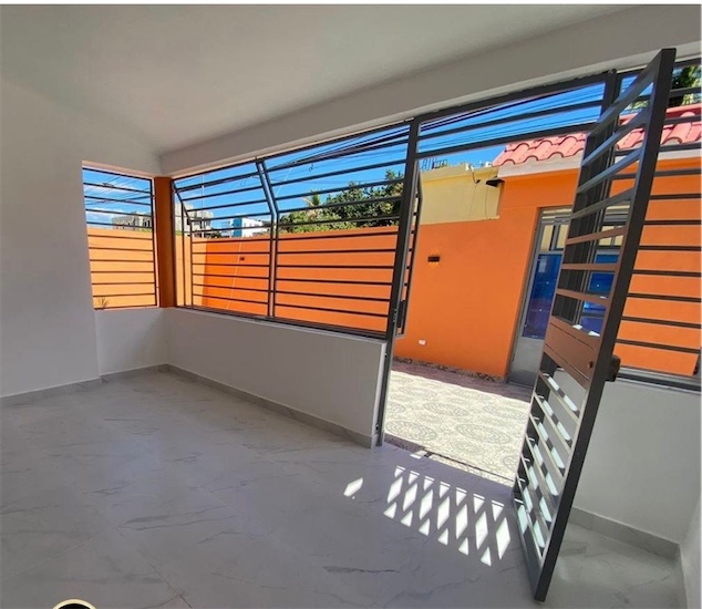 casas - Venta de casa de un nivel  en lucerna Santo Domingo este 1