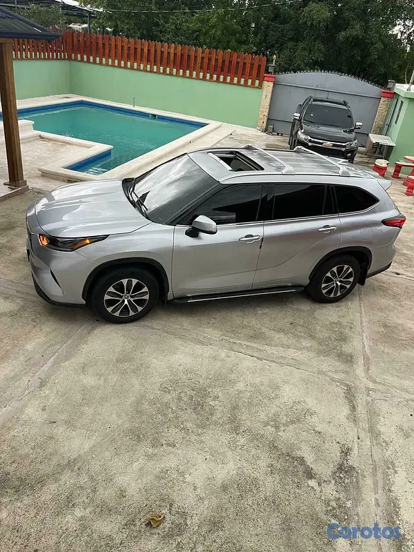 jeepetas y camionetas - Toyota higlander xle 2021 3