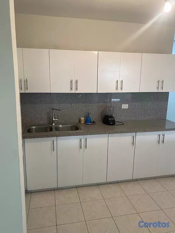apartamentos - vendo primer nivel en el millón tres habitaciones dos baños parqueo servicio  16