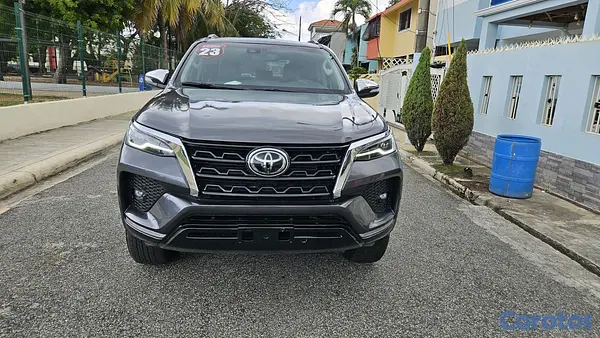 jeepetas y camionetas - Toyota fortuner 2023 diésel full 4x4 13