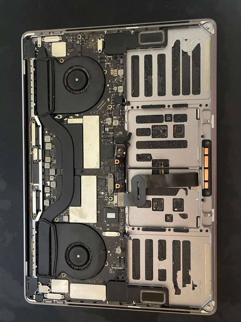 computadoras y laptops - 💻 MacBook Pro A1707 – 15" (2016) – Para repuestos o reparación 4