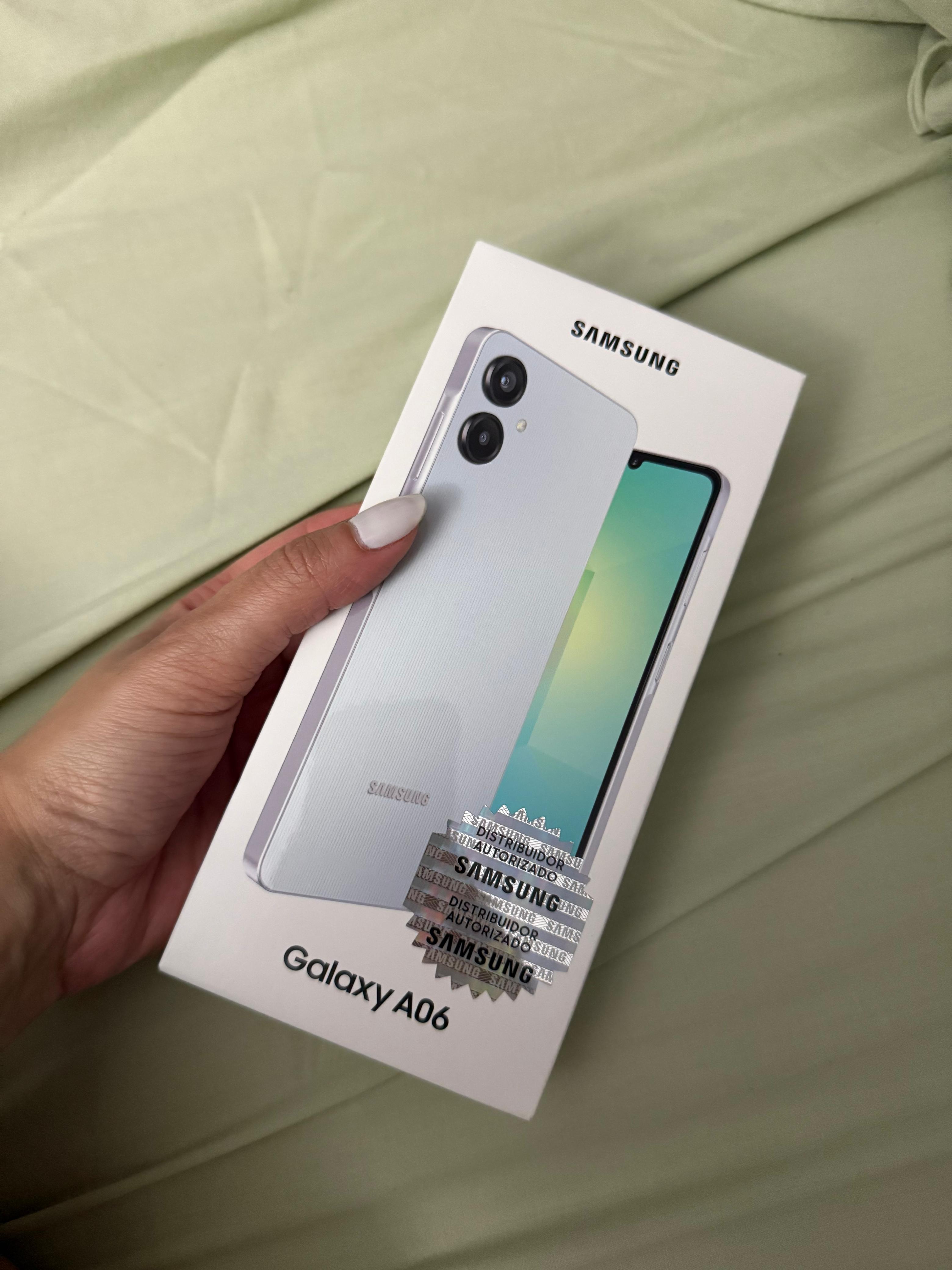 celulares y tabletas - Nuevo Samsung A06 - Azul claro 0