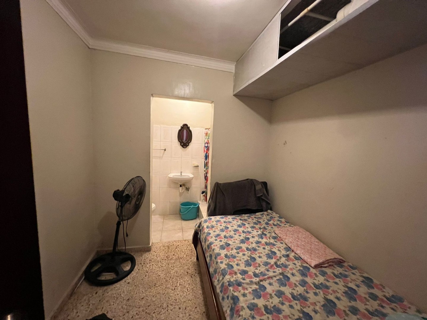 casas - Bonita Casa en venta 
Ubicada en el Res. Carmen María 
RD$ 12,900,000.00  0