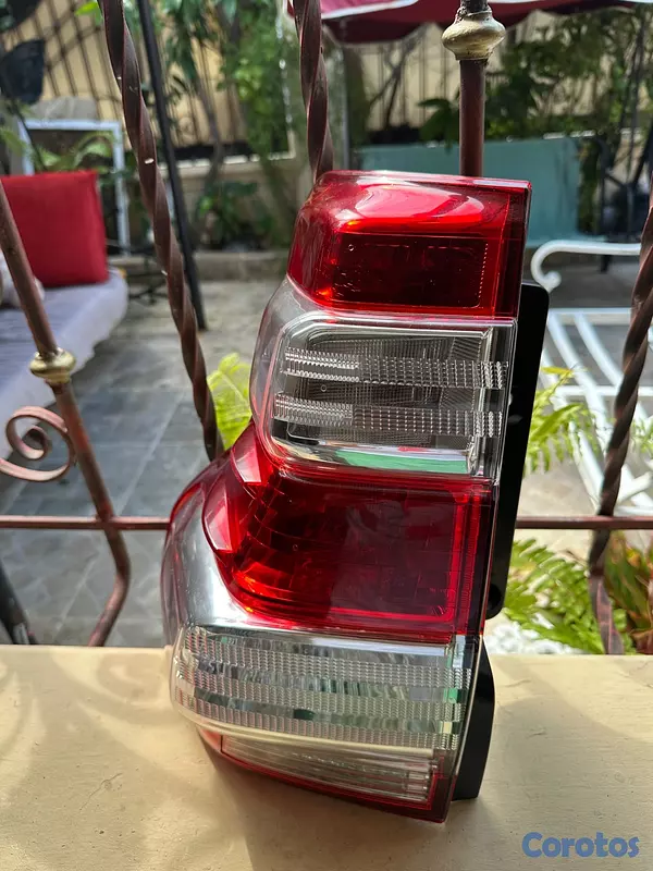 repuestos - Micas faroles de Toyota Prado 2010-2017 3