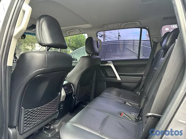 jeepetas y camionetas - Toyota Land Cruiser Prado VX-L año 2019 12