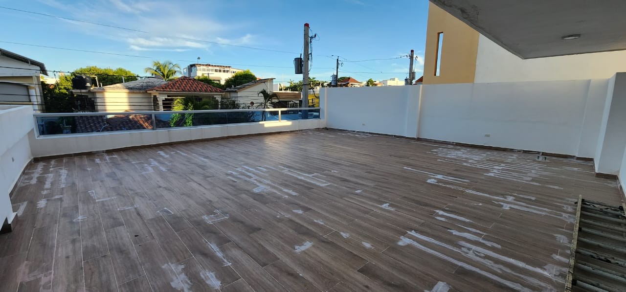 apartamentos - Apartamento Segundo Piso con Terraza, Corales del Sur. VENDIDO 0