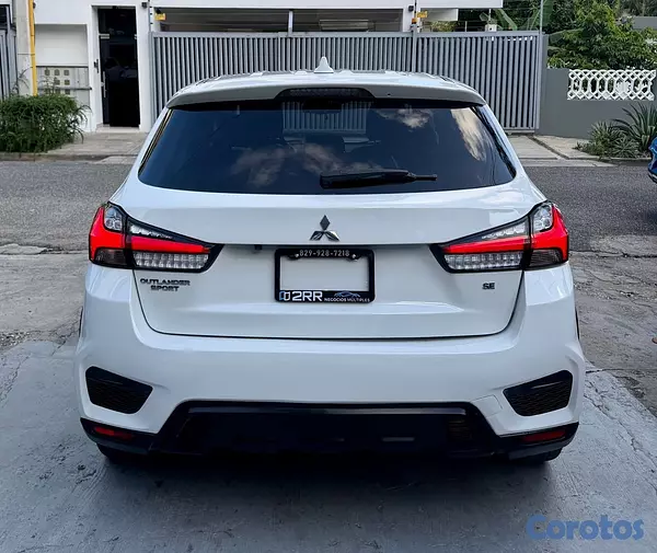 jeepetas y camionetas - Mitsubishi Outlander SE 2020 3