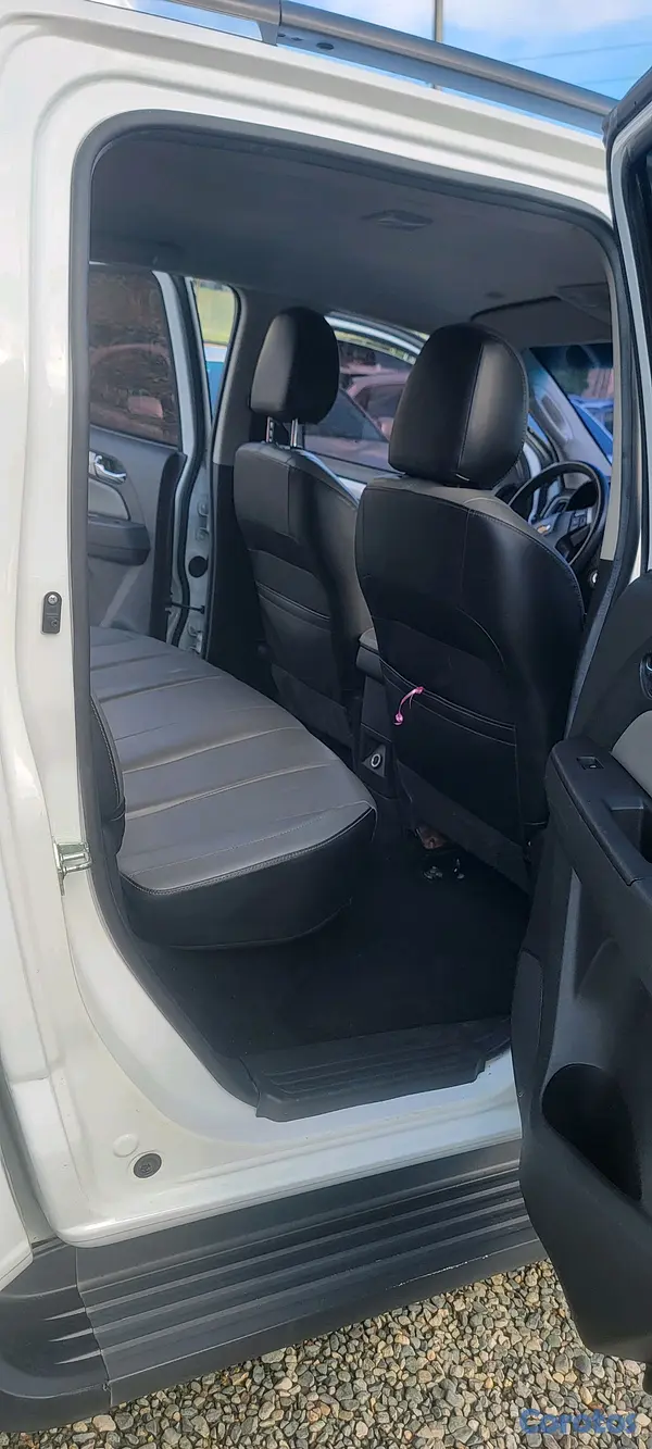 jeepetas y camionetas - CHEVROLET COLORADO D/C LTZ DIESEL 2024 5
