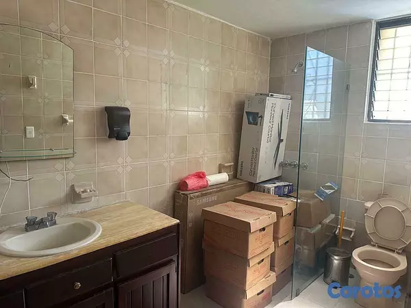 casas - En Venta Casa en la Castellana de 4 habitaciones 9