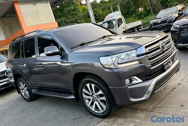 jeepetas y camionetas - Toyota Land cruiser vxr 2017 4