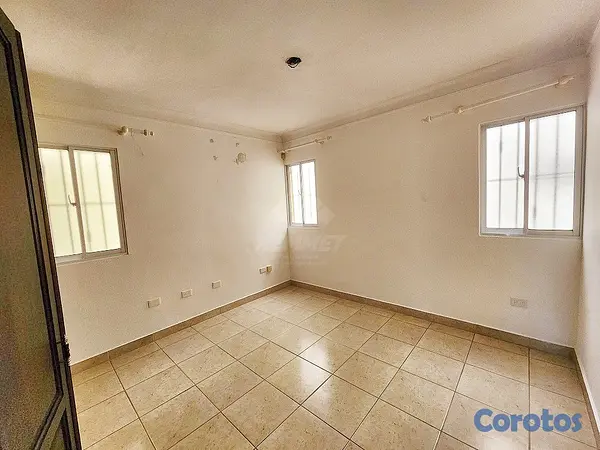 apartamentos - CENTRICO APARTAMENTO SEGUNDO PISO CERROS GURABO ST 3