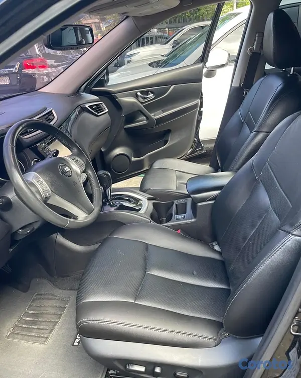 jeepetas y camionetas - NISSAN ROGUE SV AWD 2016
 5