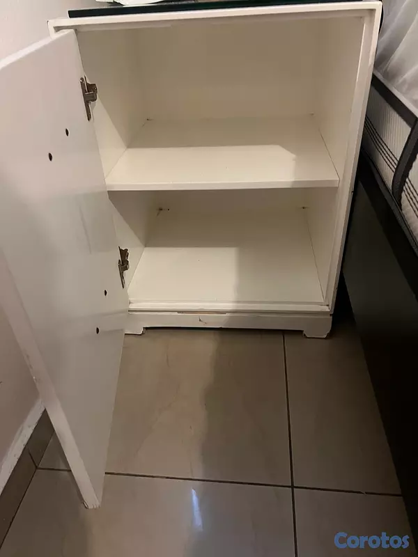 muebles y colchones - Vendo Gavetero y Mesa de Noche 4
